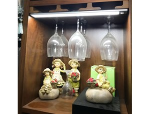 柜子里裝上這款感應燈就是點睛之筆！